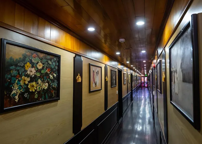 La Regina Royal Cruise  Hạ Long