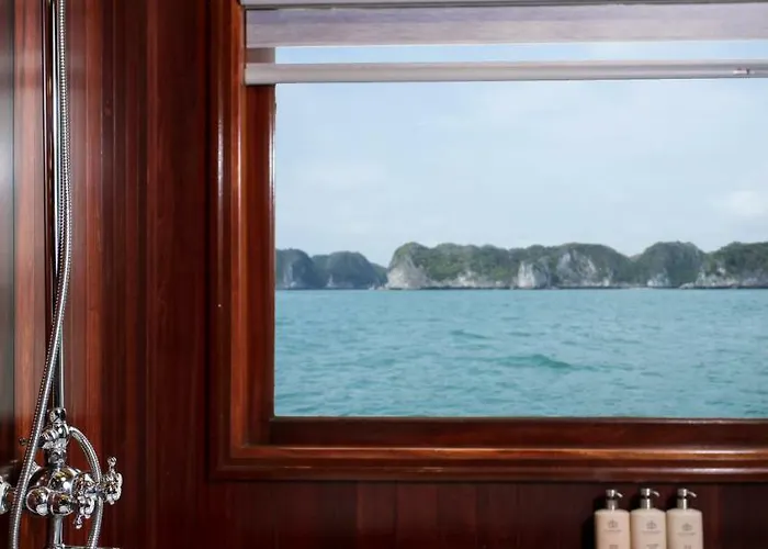  La Regina Royal Cruise Hạ Long
